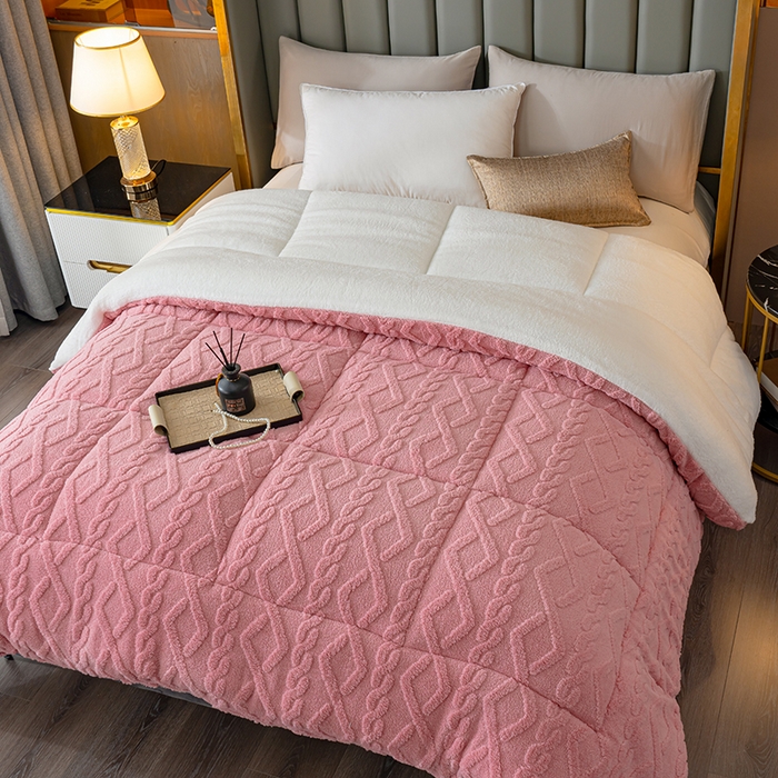 91家纺网 家纺一手货源 找家纺 好多家纺 2025春夏新款塔芙绒北极绒加厚冬被子被芯 粉色