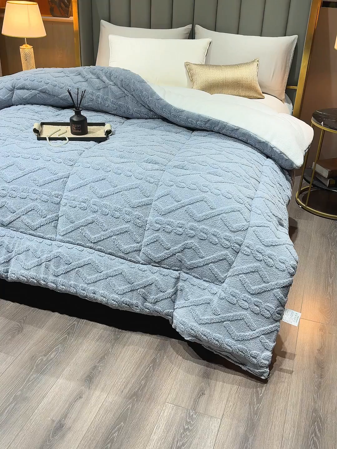 91家纺网 家纺一手货源 找家纺 好多家纺 2025春夏新款塔芙绒北极绒加厚冬被子被芯 灰色