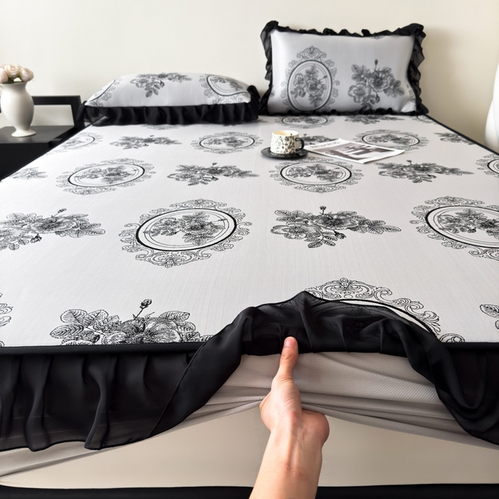 91家纺网 家纺一手货源 找家纺 九花鹿 2025新款A类法式赫本风PE凉感提花冰丝凉席-床笠款 床笠款-镜中花