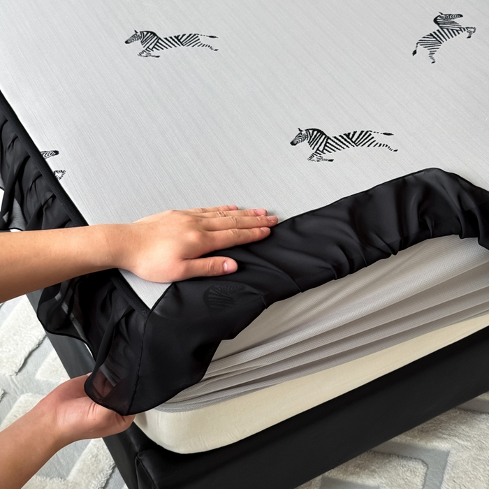 91家纺网 家纺一手货源 找家纺 九花鹿 2025新款A类法式赫本风PE凉感提花冰丝凉席-床笠款 床笠款-马德里