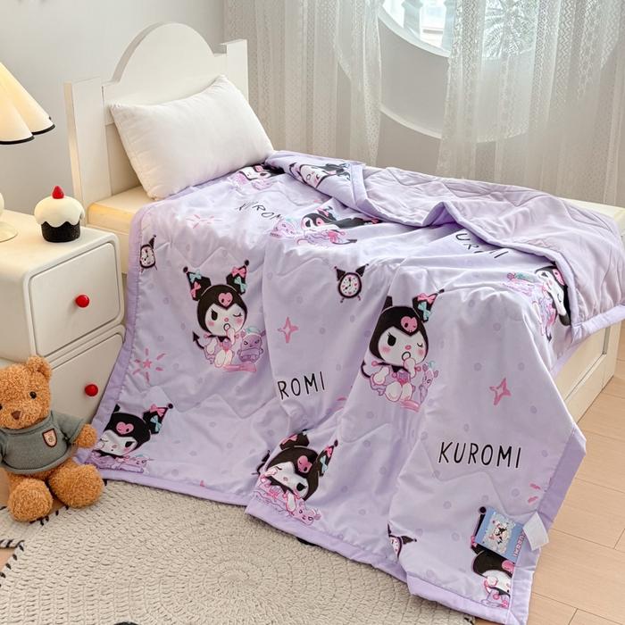 91家纺网 家纺一手货源 找家纺 花满路 2025新款亲肤卡通三丽鸥针织棉夏被 微笑库洛米