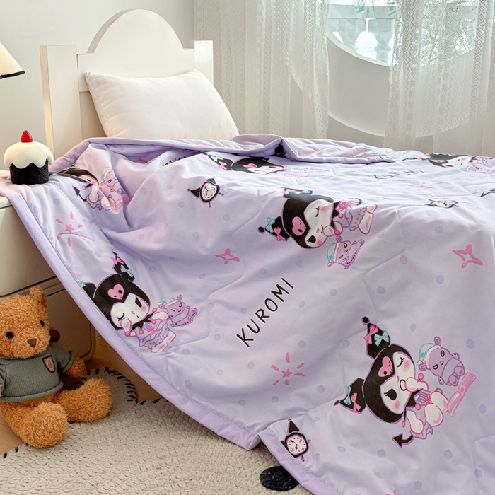 91家纺网 家纺一手货源 找家纺 花满路 2025新款亲肤卡通三丽鸥针织棉夏被 微笑库洛米