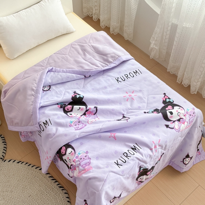 91家纺网 家纺一手货源 找家纺 花满路 2025新款亲肤卡通三丽鸥针织棉夏被 微笑库洛米