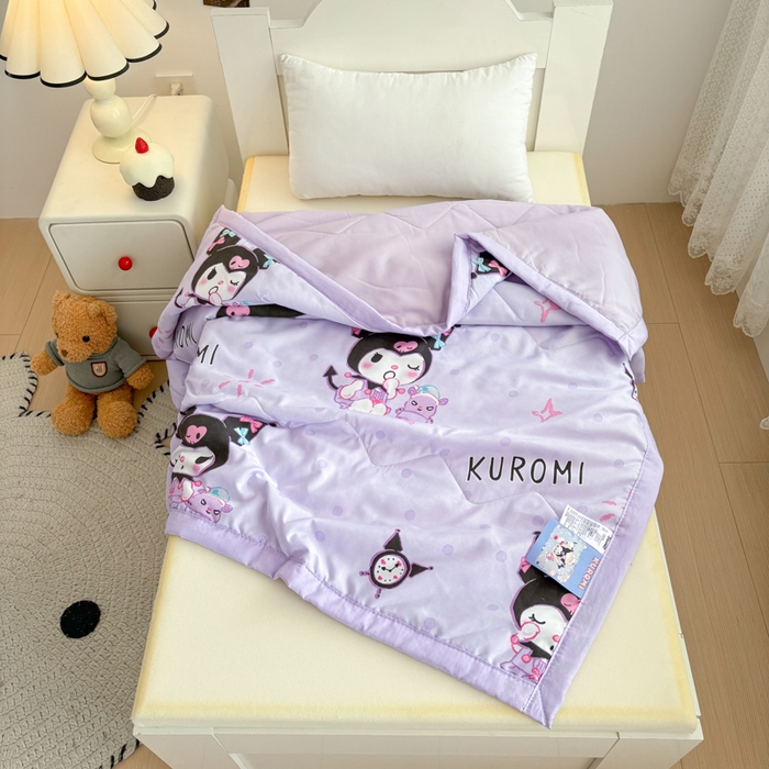 91家纺网 家纺一手货源 找家纺 花满路 2025新款亲肤卡通三丽鸥针织棉夏被 微笑库洛米