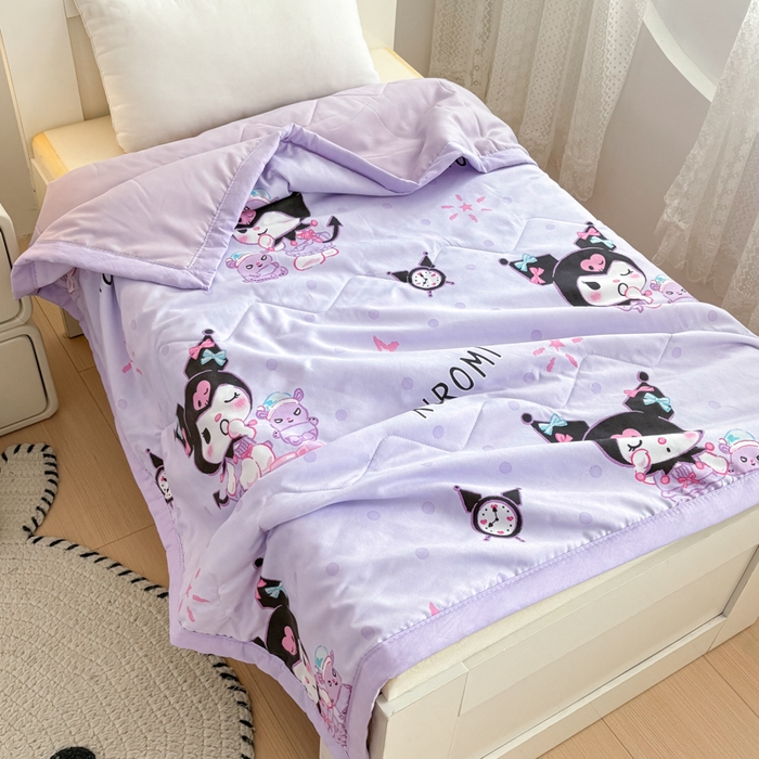 91家纺网 家纺一手货源 找家纺 花满路 2025新款亲肤卡通三丽鸥针织棉夏被 微笑库洛米