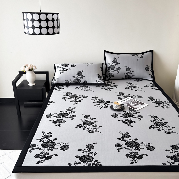 91家纺网 家纺一手货源 找家纺 （总）九花鹿 2025新款A类赫本风PE凉感提花冰丝凉席-平铺款