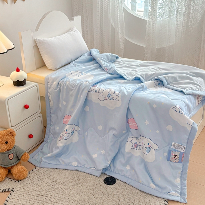 91家纺网 家纺一手货源 找家纺 花满路 2025新款亲肤卡通三丽鸥针织棉夏被 梦幻玉桂狗