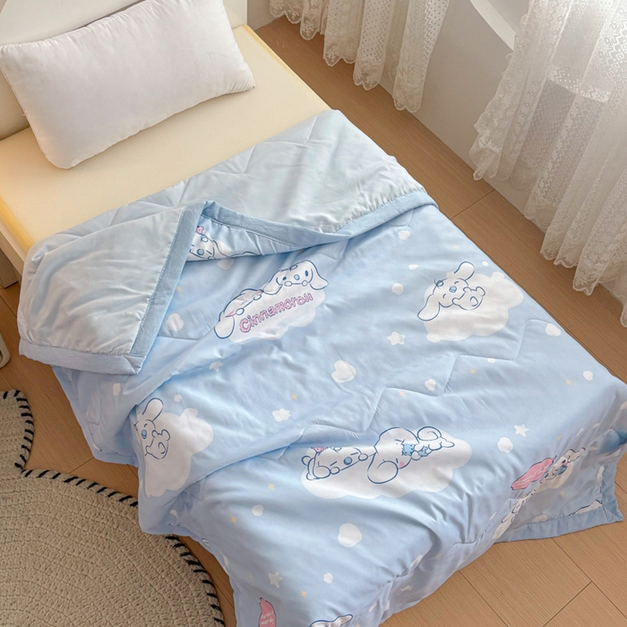 91家纺网 家纺一手货源 找家纺 花满路 2025新款亲肤卡通三丽鸥针织棉夏被 梦幻玉桂狗