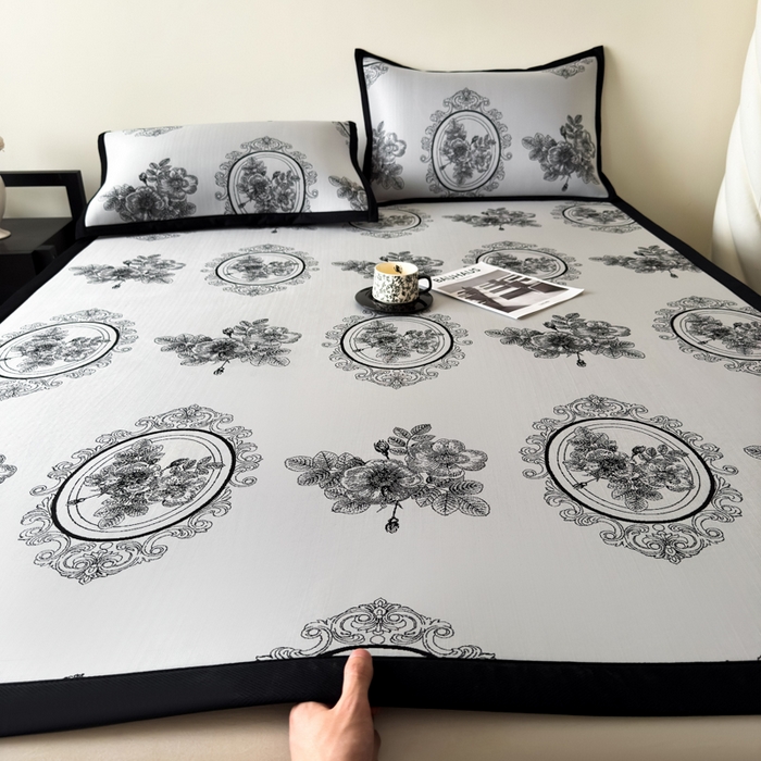 91家纺网 家纺一手货源 找家纺 （总）九花鹿 2025新款A类赫本风PE凉感提花冰丝凉席-平铺款