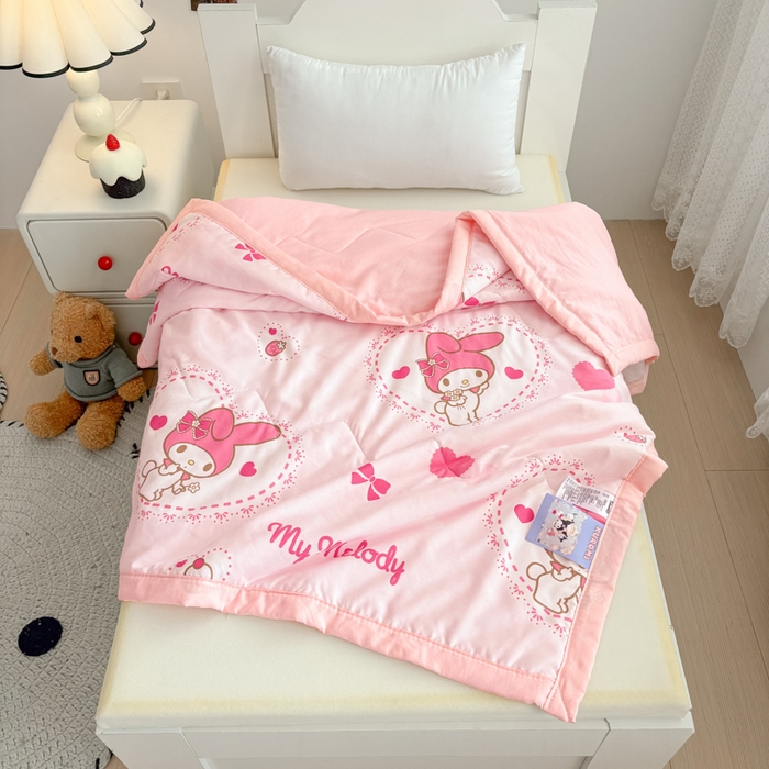 91家纺网 家纺一手货源 找家纺 花满路 2025新款亲肤卡通三丽鸥针织棉夏被 天使美乐蒂