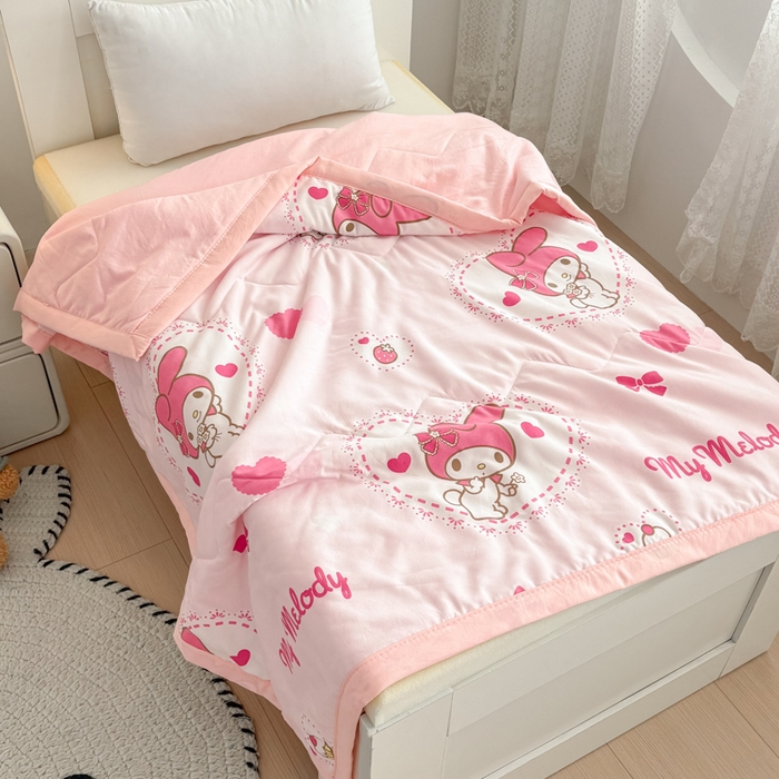 91家纺网 家纺一手货源 找家纺 花满路 2025新款亲肤卡通三丽鸥针织棉夏被 天使美乐蒂