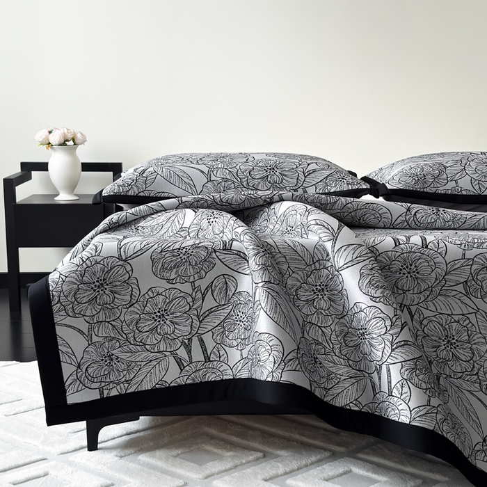 91家纺网 家纺一手货源 找家纺 九花鹿 2025新款A类赫本风PE凉感提花冰丝凉席-平铺款 复古繁花