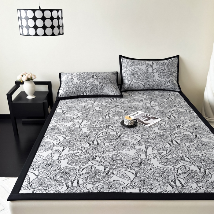 91家纺网 家纺一手货源 找家纺 九花鹿 2025新款A类赫本风PE凉感提花冰丝凉席-平铺款 复古繁花