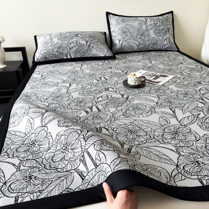 91家纺网 家纺一手货源 找家纺 九花鹿 2025新款A类赫本风PE凉感提花冰丝凉席-平铺款 复古繁花