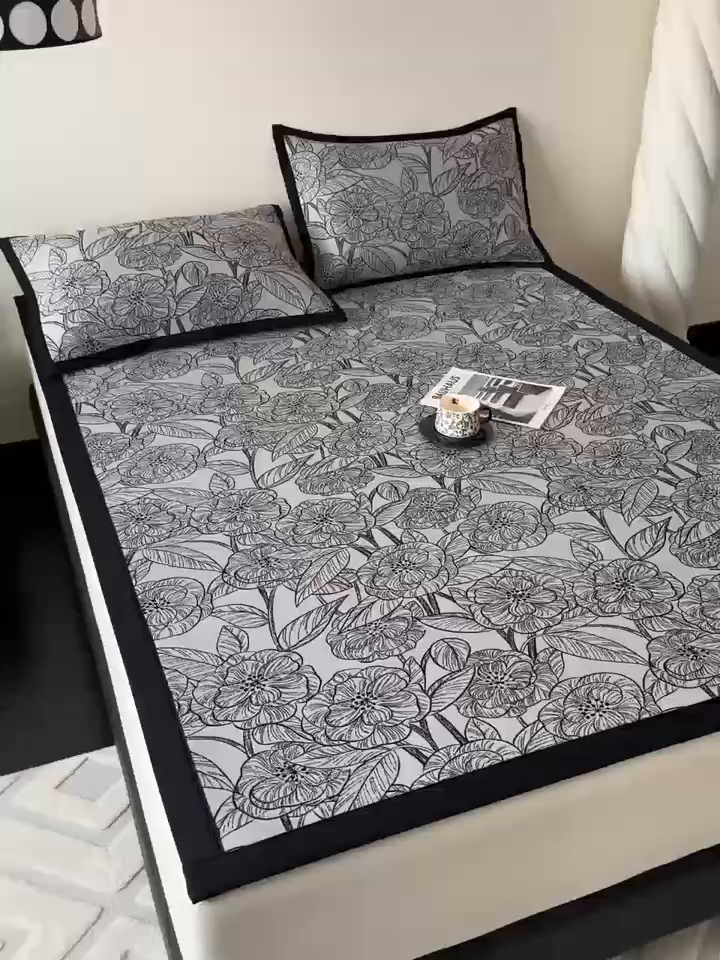 91家纺网 家纺一手货源 找家纺 九花鹿 2025新款A类赫本风PE凉感提花冰丝凉席-平铺款 复古繁花