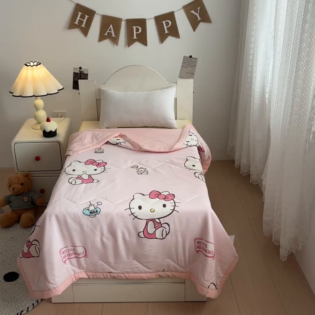 91家纺网 家纺一手货源 找家纺 花满路 2025新款亲肤卡通三丽鸥针织棉夏被 甜美kitty
