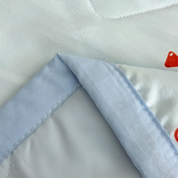 91家纺网 家纺一手货源 找家纺 花满路 2025新款亲肤卡通三丽鸥针织棉夏被 顽皮卡帕狗