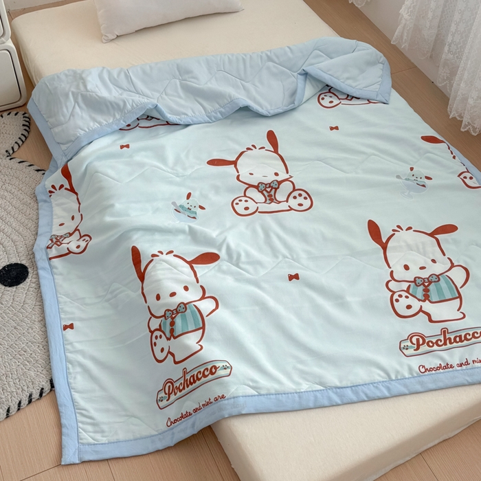 91家纺网 家纺一手货源 找家纺 花满路 2025新款亲肤卡通三丽鸥针织棉夏被 顽皮卡帕狗