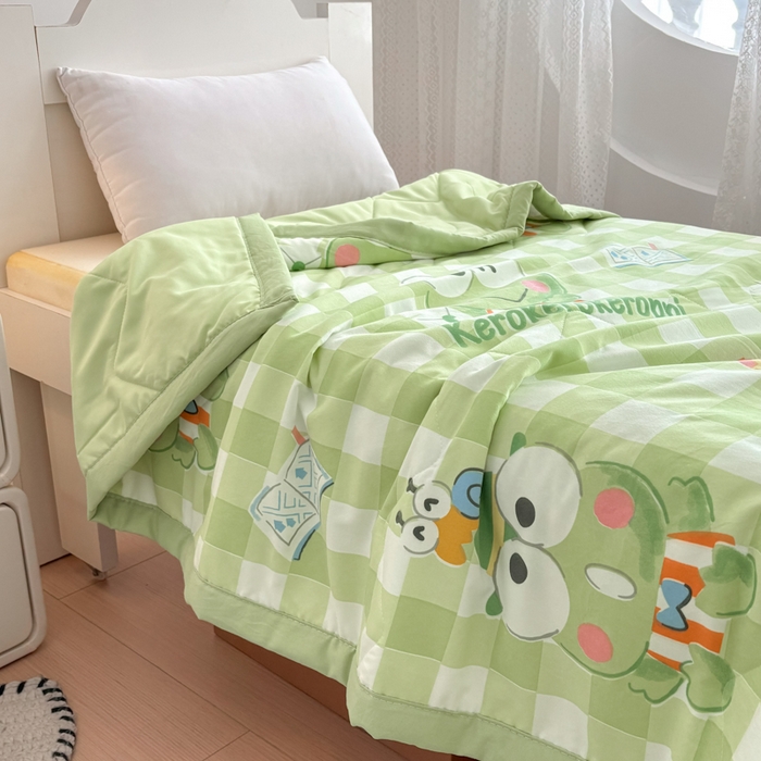 91家纺网 家纺一手货源 找家纺 花满路 2025新款亲肤卡通三丽鸥针织棉夏被 博士大眼蛙