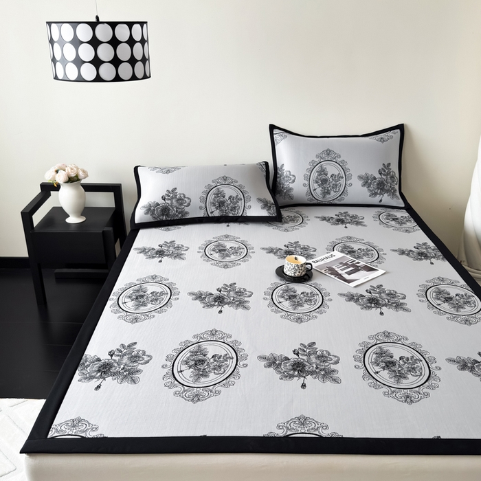 91家纺网 家纺一手货源 找家纺 九花鹿 2025新款A类赫本风PE凉感提花冰丝凉席-平铺款 镜中花