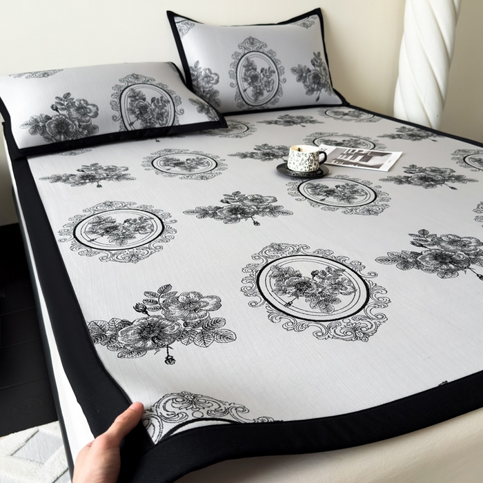 91家纺网 家纺一手货源 找家纺 九花鹿 2025新款A类赫本风PE凉感提花冰丝凉席-平铺款 镜中花