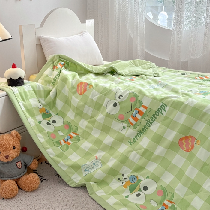 91家纺网 家纺一手货源 找家纺 花满路 2025新款亲肤卡通三丽鸥针织棉夏被 博士大眼蛙