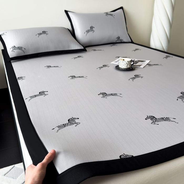 91家纺网 家纺一手货源 找家纺 九花鹿 2025新款A类赫本风PE凉感提花冰丝凉席-平铺款 马德里