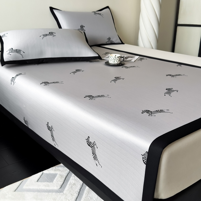 91家纺网 家纺一手货源 找家纺 九花鹿 2025新款A类赫本风PE凉感提花冰丝凉席-平铺款 马德里