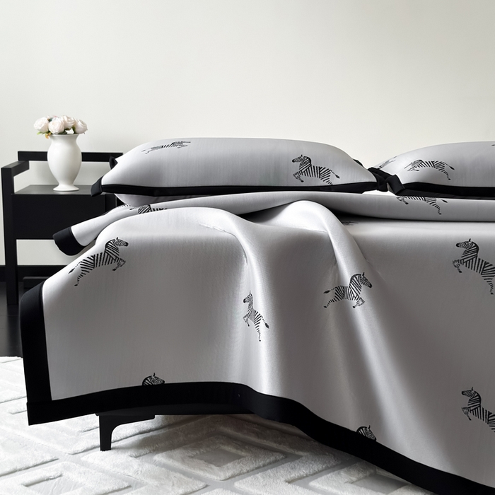 91家纺网 家纺一手货源 找家纺 九花鹿 2025新款A类赫本风PE凉感提花冰丝凉席-平铺款 马德里