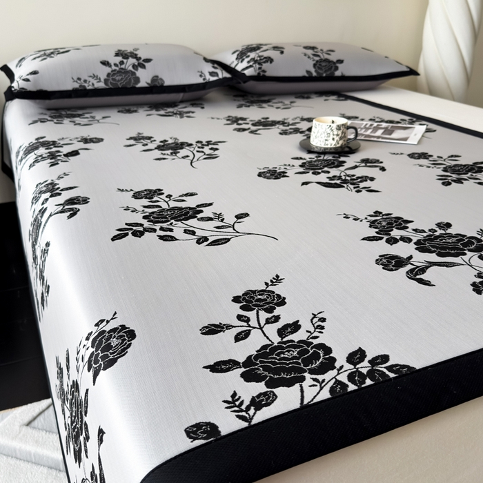 91家纺网 家纺一手货源 找家纺 九花鹿 2025新款A类赫本风PE凉感提花冰丝凉席-平铺款 蔓蔓