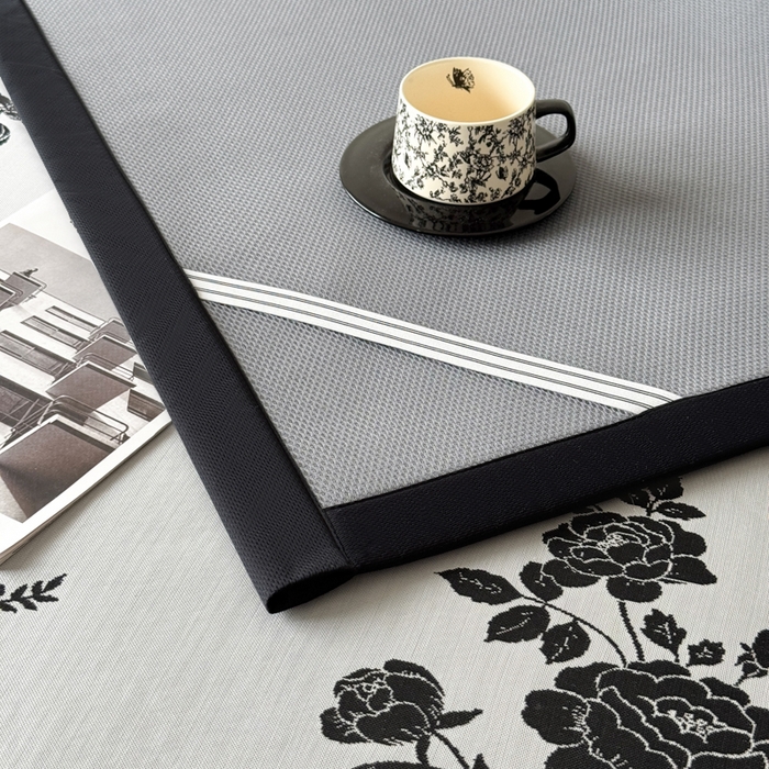 91家纺网 家纺一手货源 找家纺 九花鹿 2025新款A类赫本风PE凉感提花冰丝凉席-平铺款 蔓蔓