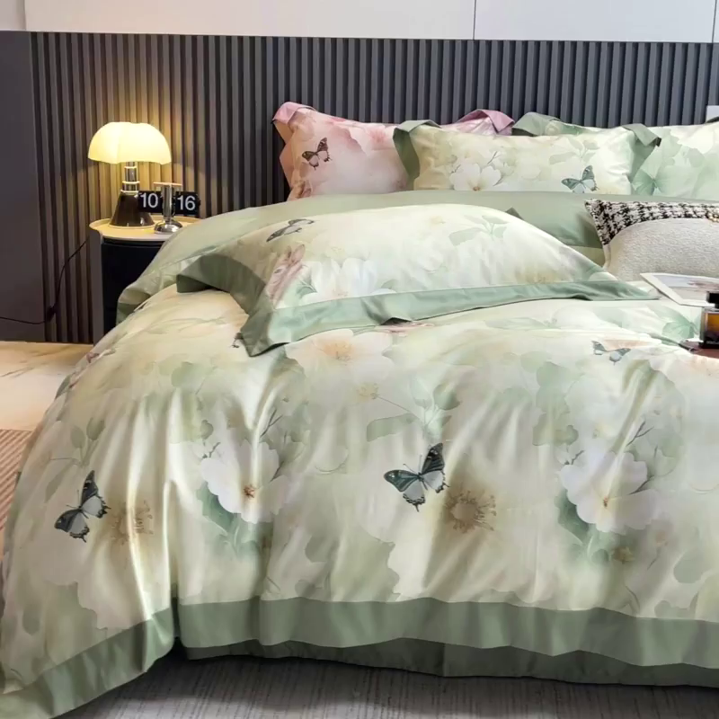 91家纺网 家纺一手货源 找家纺 2025夏季A类母婴级天丝棉印花四件套纯棉全棉高端数码印花丝滑裸睡长绒棉被套真丝床上用品 蝶织梦-绿