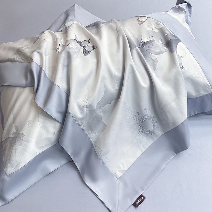 91家纺网 家纺一手货源 找家纺 2025夏季A类母婴级天丝棉印花四件套纯棉全棉高端数码印花丝滑裸睡长绒棉被套真丝床上用品 蝶织梦-蓝