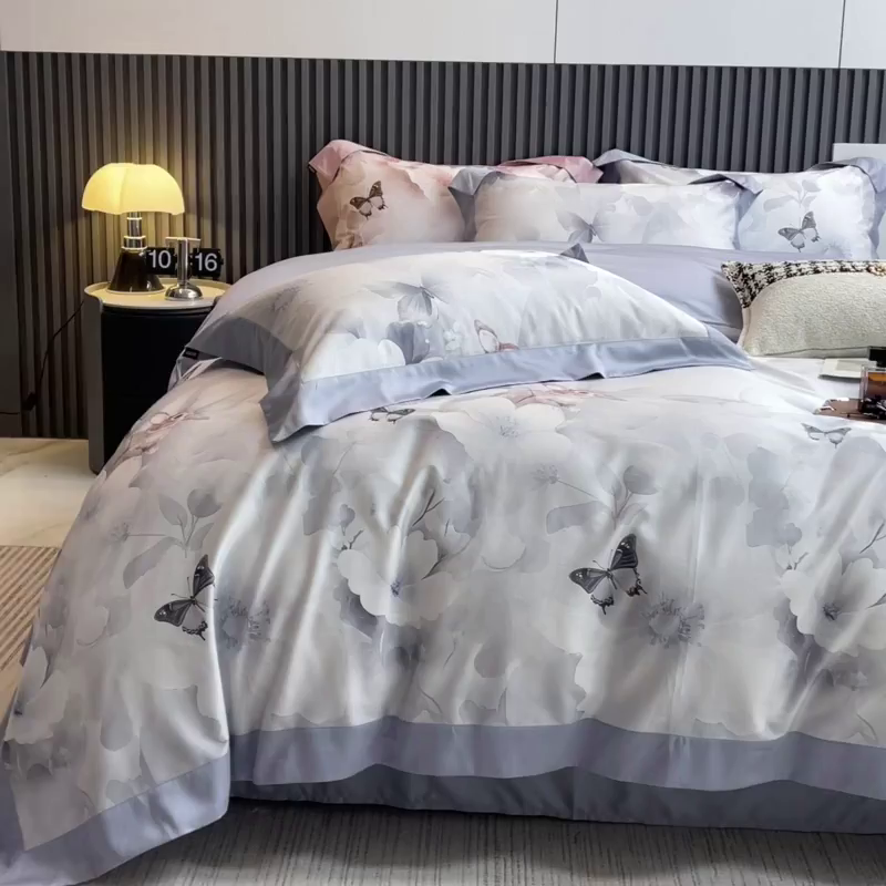 91家纺网 家纺一手货源 找家纺 2025夏季A类母婴级天丝棉印花四件套纯棉全棉高端数码印花丝滑裸睡长绒棉被套真丝床上用品 蝶织梦-蓝