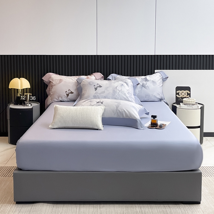 91家纺网 家纺一手货源 找家纺 2025A类母婴级天丝棉夹棉床盖床笠四件套全棉纯棉纯色长绒棉真丝保护罩高级感印花床上用品 蝶织梦-蓝