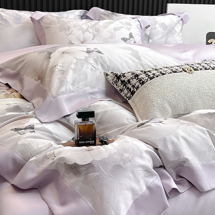 91家纺网 家纺一手货源 找家纺 2025夏季A类母婴级天丝棉印花四件套纯棉全棉高端数码印花丝滑裸睡长绒棉被套真丝床上用品 蝶织梦-紫