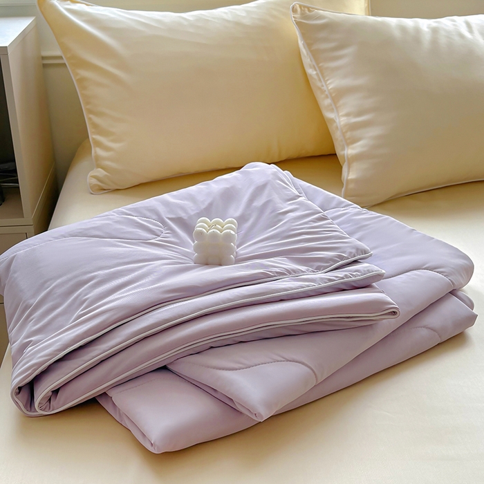 91家纺网 家纺一手货源 找家纺 百寐 2025新款A类160克88%锦纶+12%氨纶锦氨夏被纯色夏凉被空调被 浅紫