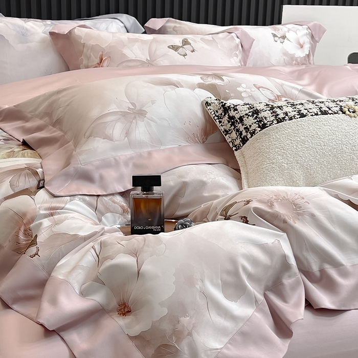 91家纺网 家纺一手货源 找家纺 2025A类母婴级天丝棉夹棉床盖床笠四件套全棉纯棉纯色长绒棉真丝保护罩高级感印花床上用品 蝶织梦-粉