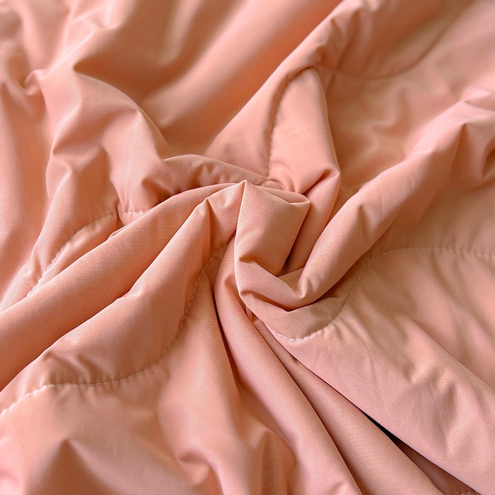 91家纺网 家纺一手货源 找家纺 百寐 2025新款A类160克88%锦纶+12%氨纶锦氨夏被纯色夏凉被空调被 深粉