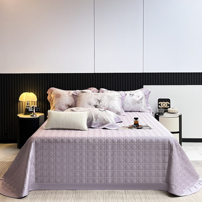 91家纺网 家纺一手货源 找家纺 2025A类母婴级天丝棉夹棉床盖床笠四件套全棉纯棉纯色长绒棉真丝保护罩高级感印花床上用品 蝶织梦-紫