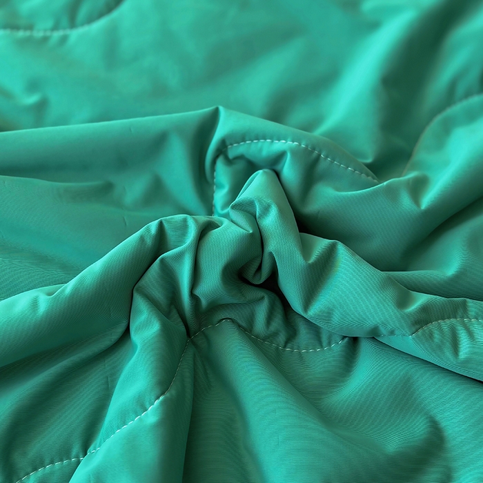 91家纺网 家纺一手货源 找家纺 百寐 2025新款A类160克88%锦纶+12%氨纶锦氨夏被纯色夏凉被空调被 深绿+浅绿