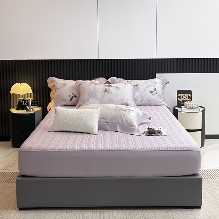 91家纺网 家纺一手货源 找家纺 2025A类母婴级天丝棉夹棉床盖床笠四件套全棉纯棉纯色长绒棉真丝保护罩高级感印花床上用品 蝶织梦-紫