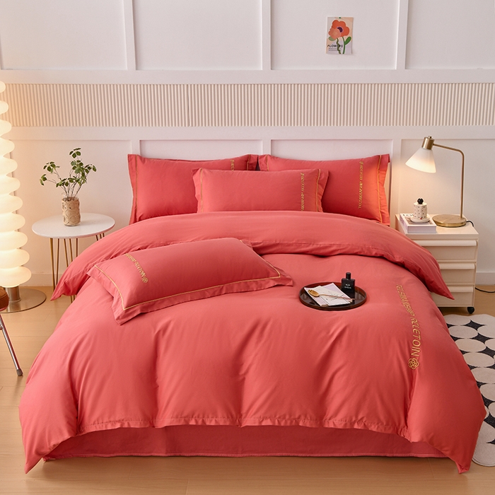 宇彬家纺 2025直播热新款13374全棉母婴级压线纯色刺绣四件套全棉贡缎新疆长绒字母款轻奢 山茶-宝石红