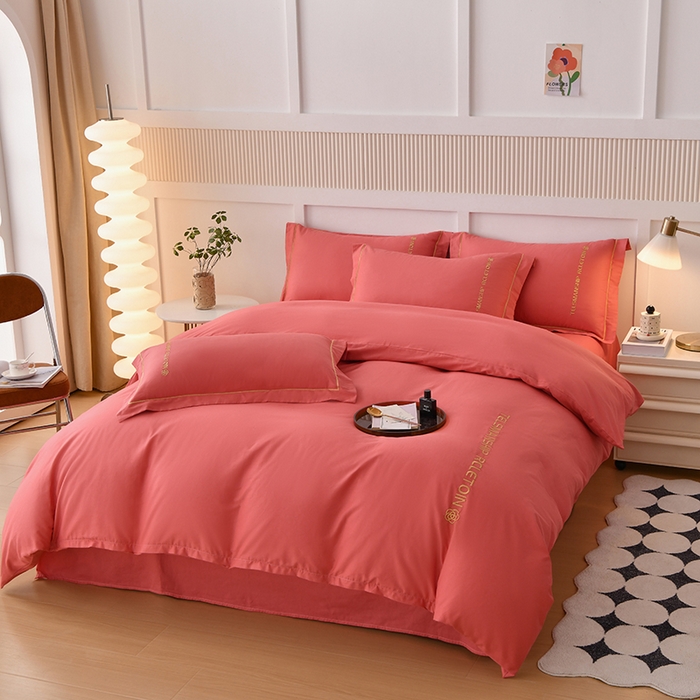 91家纺网 家纺一手货源 找家纺 宇彬家纺 2025直播热新款13374全棉母婴级压线纯色刺绣四件套全棉贡缎新疆长绒字母款轻奢 山茶-宝石红