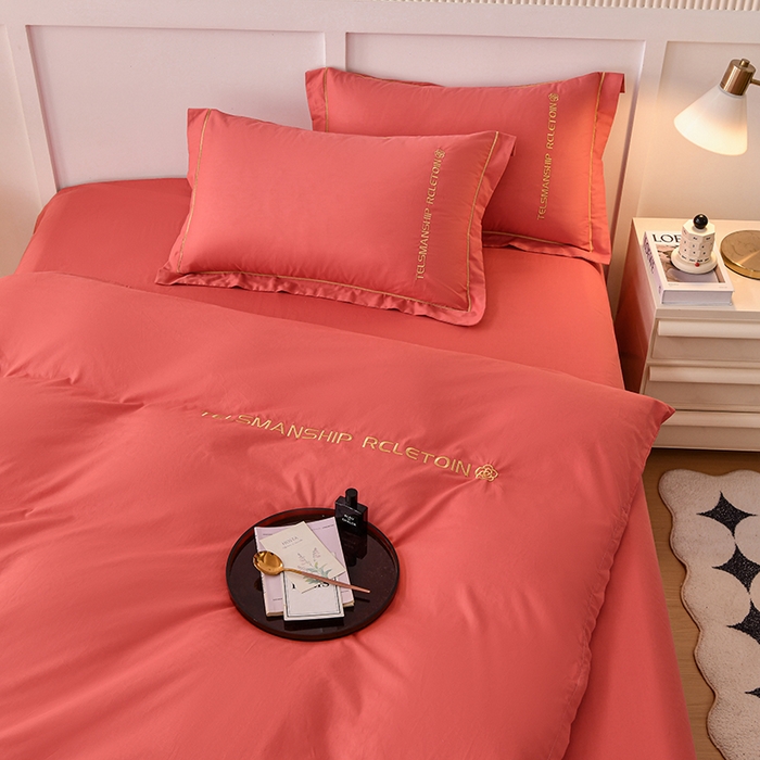 91家纺网 家纺一手货源 找家纺 宇彬家纺 2025直播热新款13374全棉母婴级压线纯色刺绣四件套全棉贡缎新疆长绒字母款轻奢 山茶-宝石红