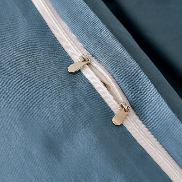 91家纺网 家纺一手货源 找家纺 宇彬家纺 2025直播热新款13374全棉母婴级压线纯色刺绣四件套全棉贡缎新疆长绒字母款轻奢 山茶-宾利蓝