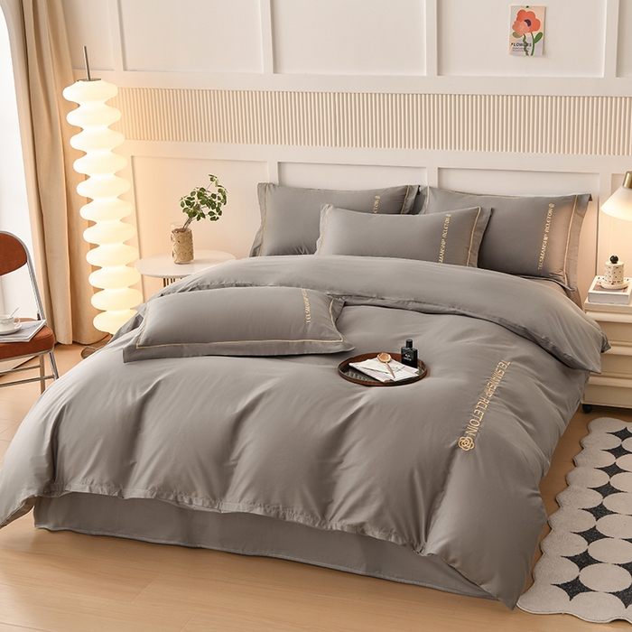 91家纺网 家纺一手货源 找家纺 宇彬家纺 2025直播热新款13374全棉母婴级压线纯色刺绣四件套全棉贡缎新疆长绒字母款轻奢 山茶-绅士灰