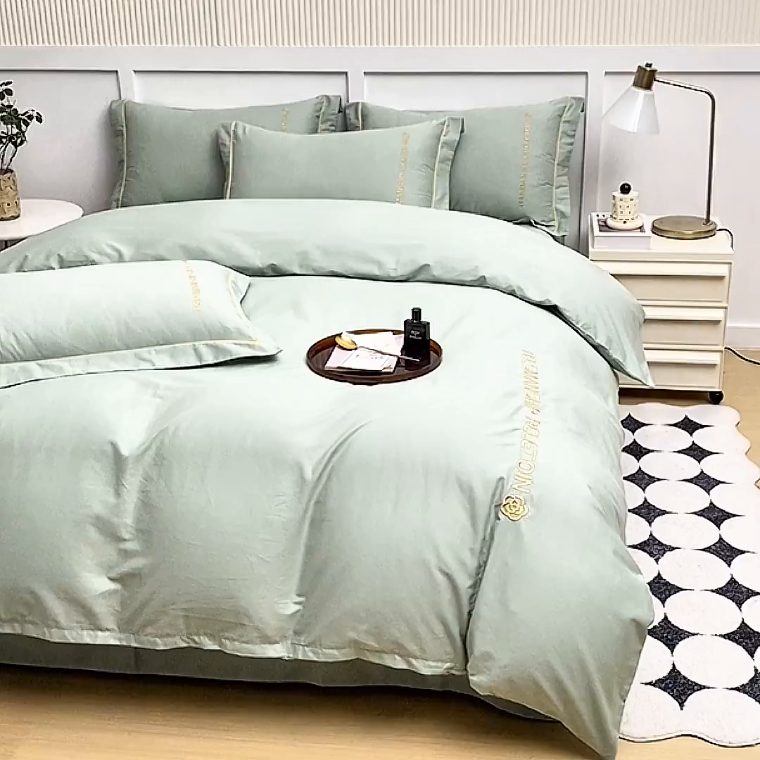 91家纺网 家纺一手货源 找家纺 宇彬家纺 2025直播热新款13374全棉母婴级压线纯色刺绣四件套全棉贡缎新疆长绒字母款轻奢 山茶-炫彩绿