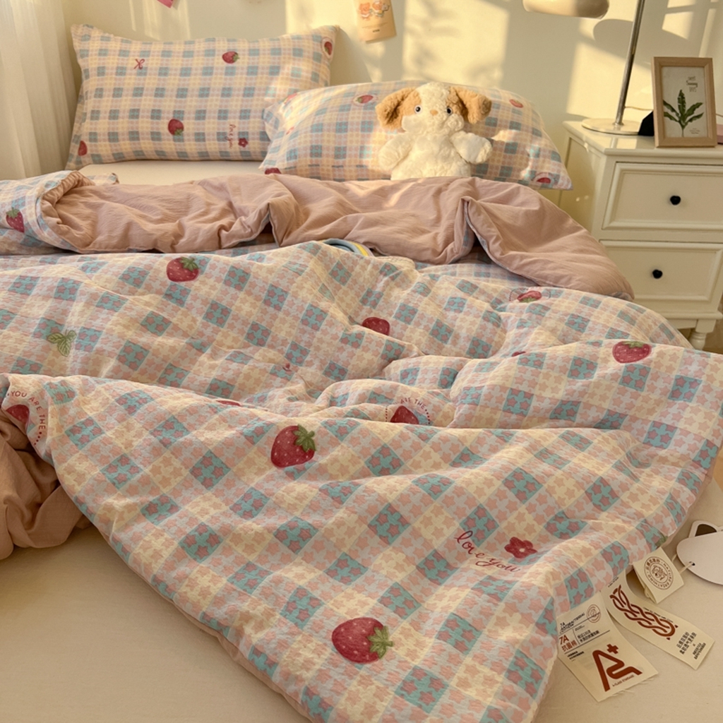 91家纺网 家纺一手货源 找家纺 韩巢家纺 2025新款A类云感双层纱夏被夏凉被空调被薄被子空调被 草莓格