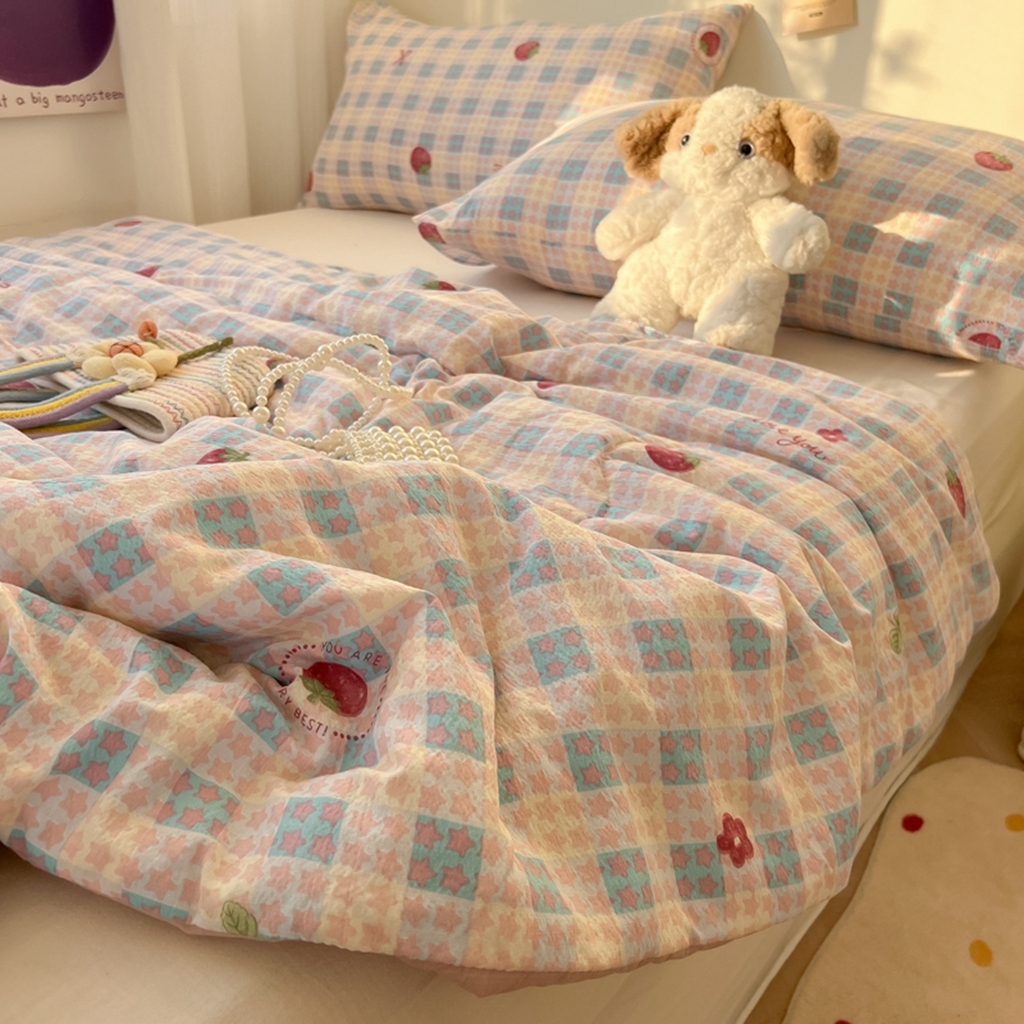 91家纺网 家纺一手货源 找家纺 韩巢家纺 2025新款A类云感双层纱夏被夏凉被空调被薄被子空调被 草莓格